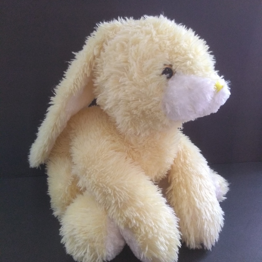 Vintage Carlton Cards Yellow Cottontail Bunny Htf
